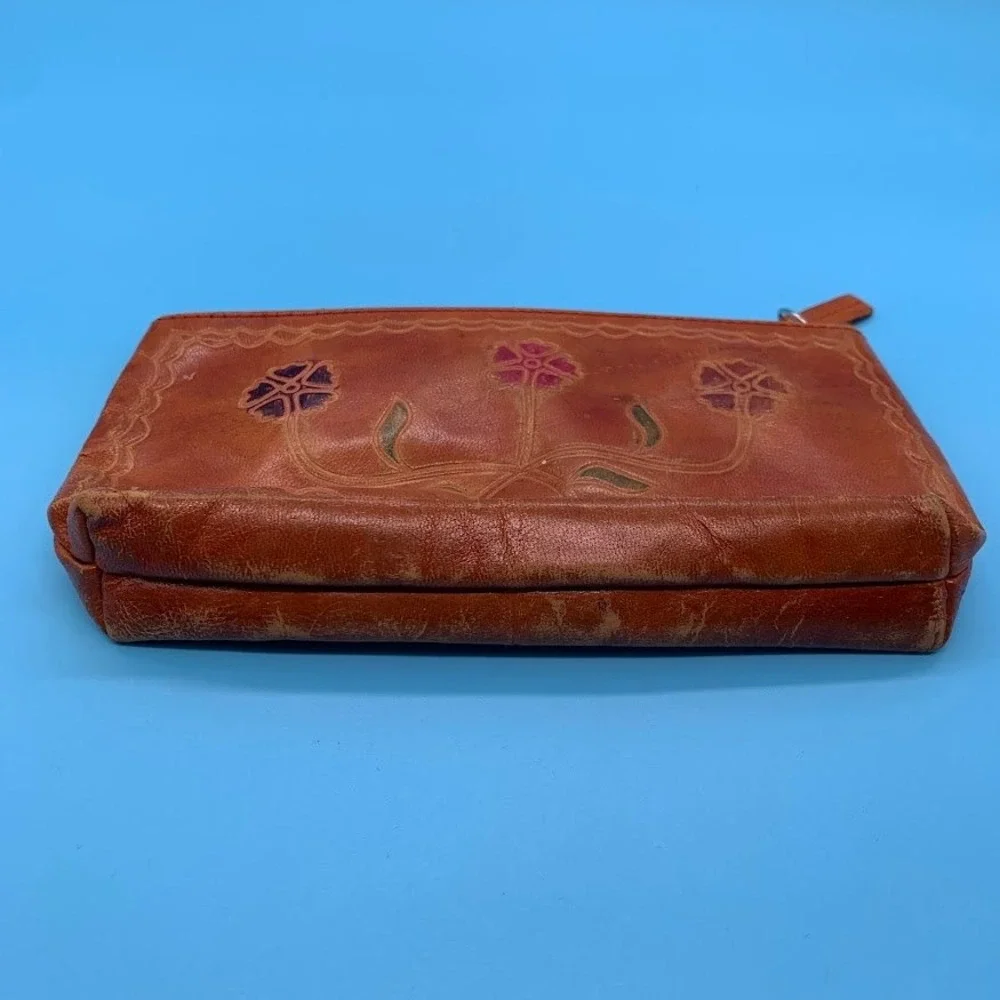 Vintage 70s Tan Leather Floral Embossed Zipper Pouch Wallet Boho Hippie